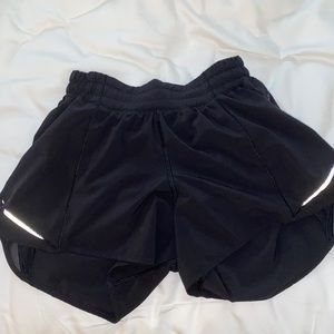 Hotty hot black lulu shorts size 4